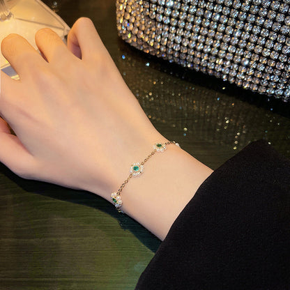 Green Daisy Bracelet